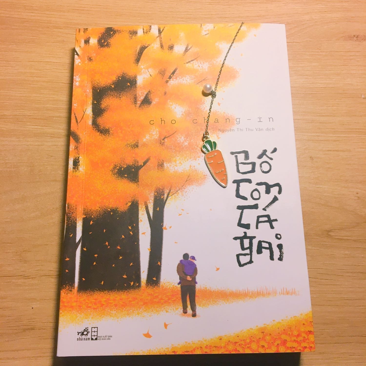 "Bố Con Cá Gai" kể về mối quan hệ đặc biệt giữa một người cha đơn thân và cậu con trai mắc chứng tự kỷ.