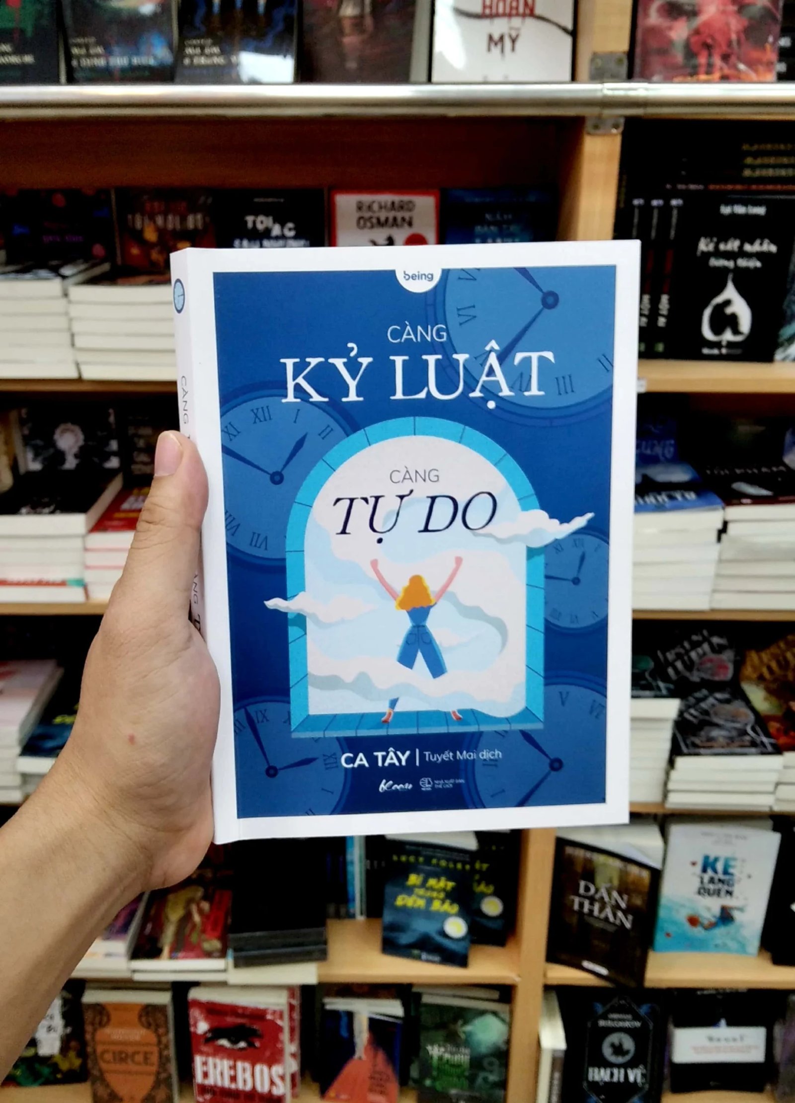 "Càng Kỷ Luật Càng Tự Do" gây tiếng vang lớn trong cộng đồng độc giả, đặc biệt là giới trẻ đang tìm kiếm con đường phát triển bản thân